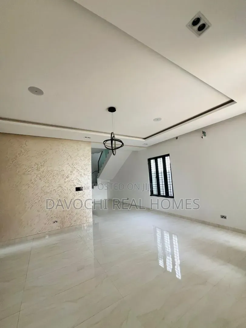5bdrm Duplex in Lekki Phase 1 for sale