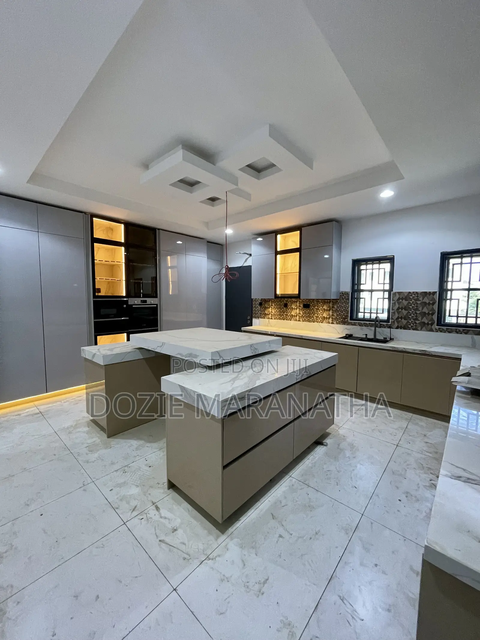 5bdrm House in Tarred Road, Guzape District for sale