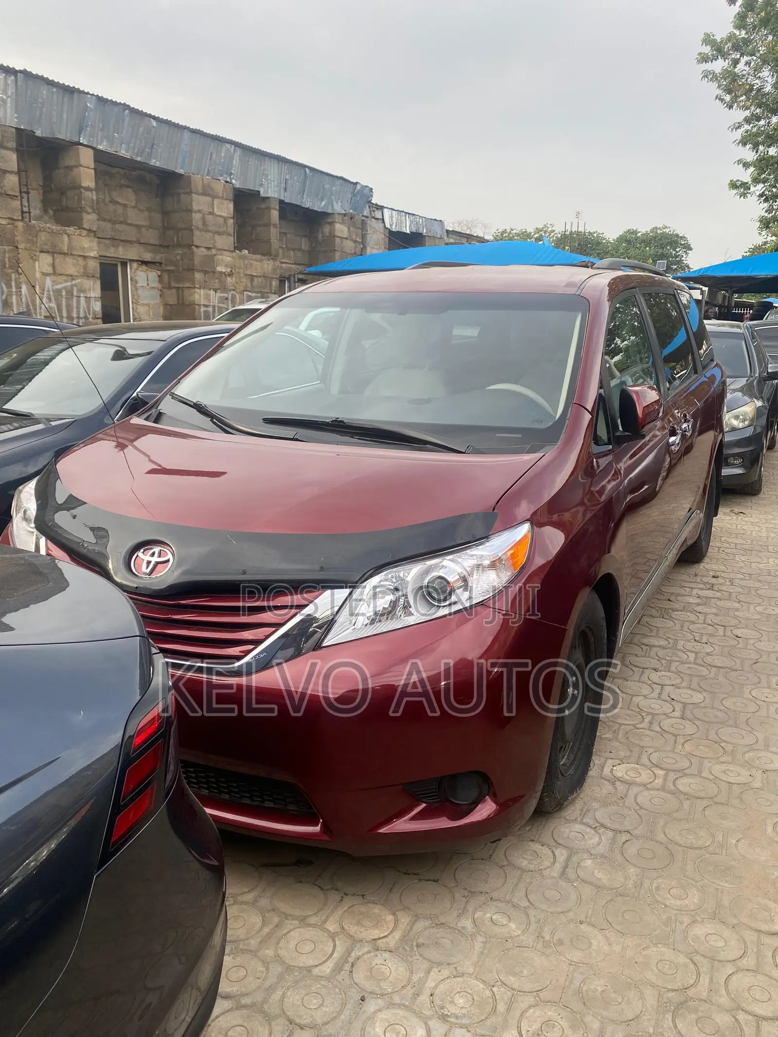 Toyota Sienna 2013 Brown
