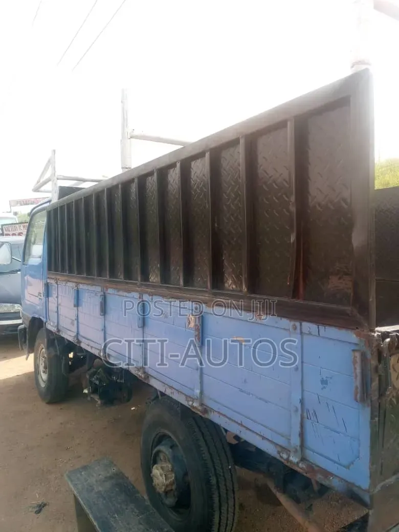 Nissan Canstar Truck Long Chasis. Petrol 2001 Blue