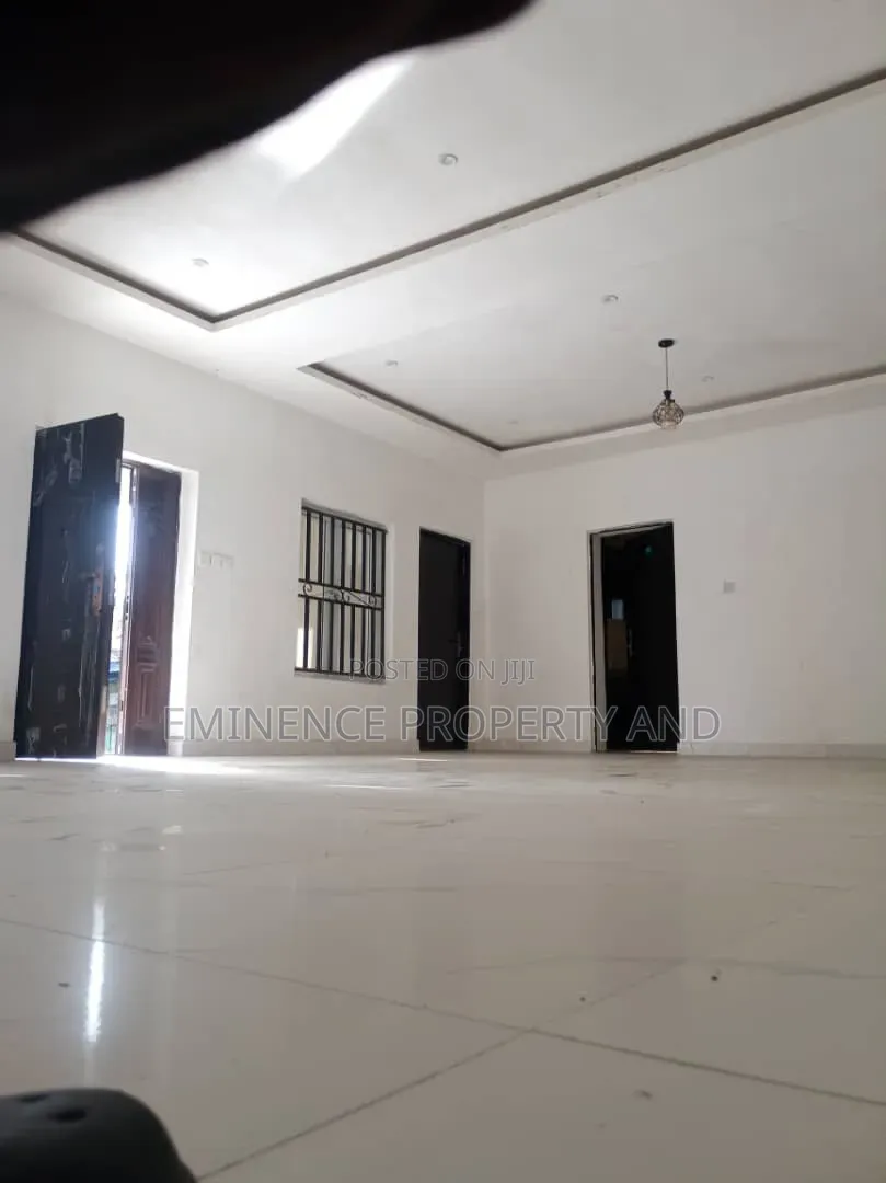 4bdrm Bungalow in Awoyaya for rent
