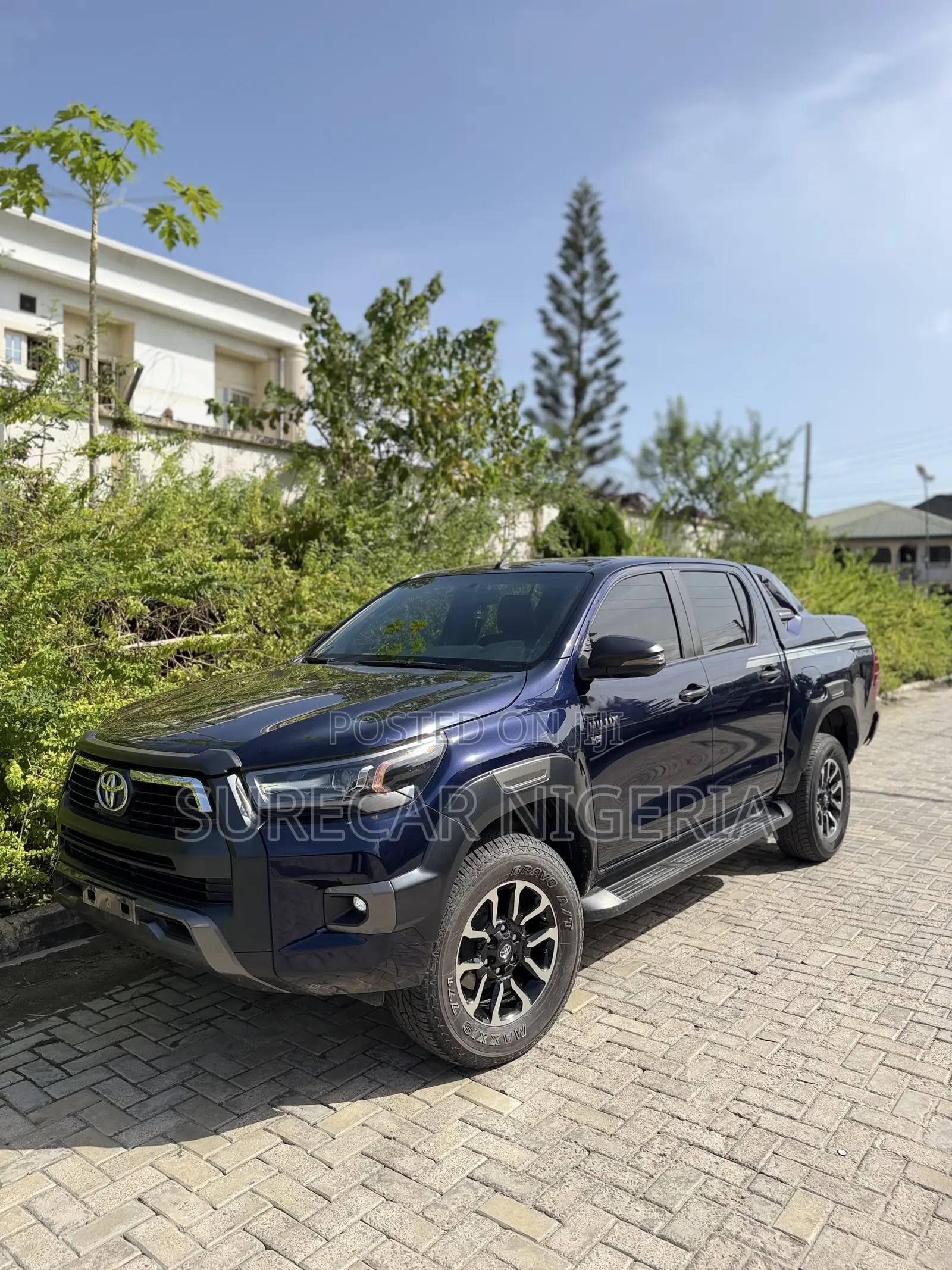 Toyota Hilux 2021 Blue