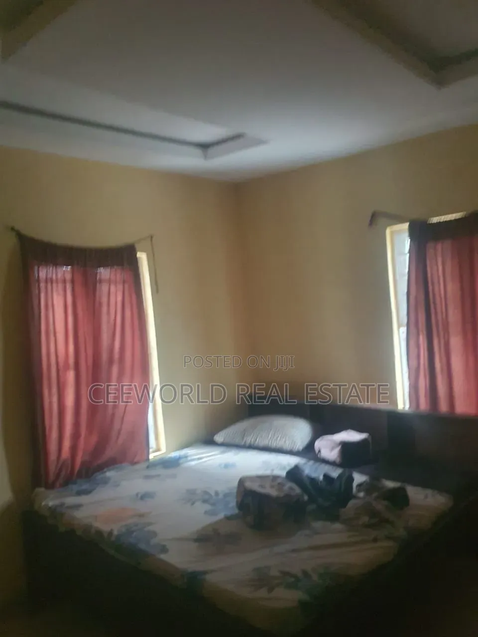 3bdrm Bungalow in Moganna Estate Elebu, Akala Express for rent