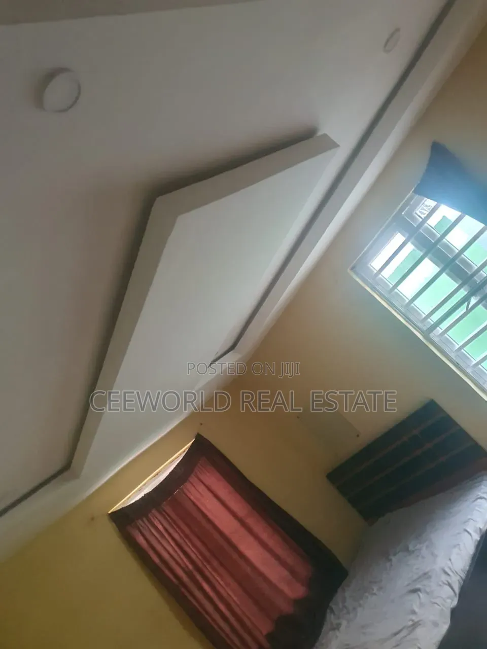 3bdrm Bungalow in Moganna Estate Elebu, Akala Express for rent
