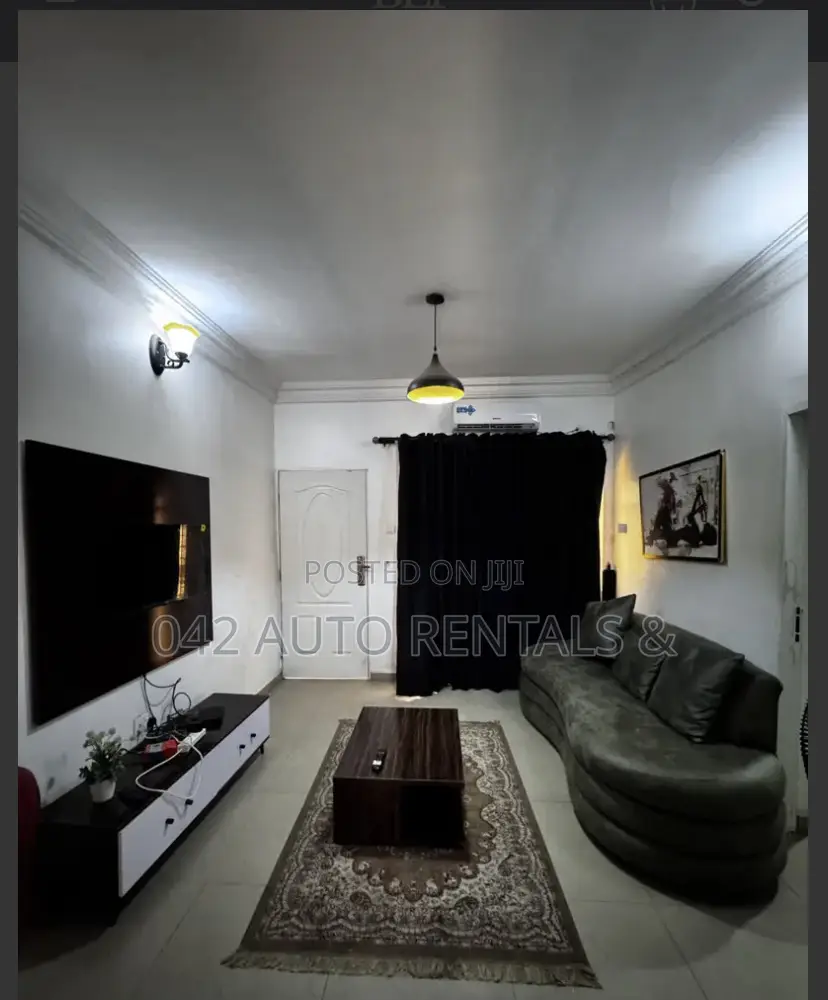 1 Bedroom Apartment in Wuye With a Balcony