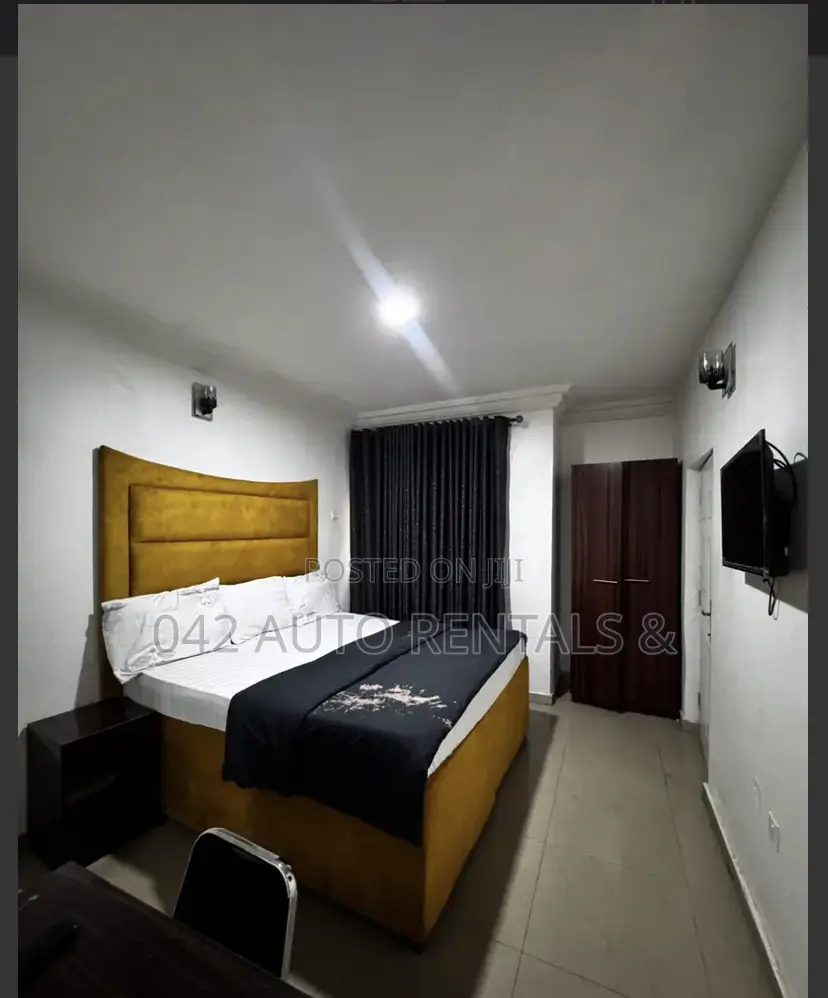 1 Bedroom Apartment in Wuye With a Balcony