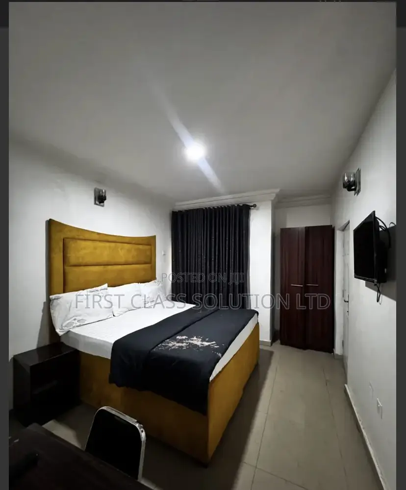 1 Bedroom Apartment in Wuye With a Balcony