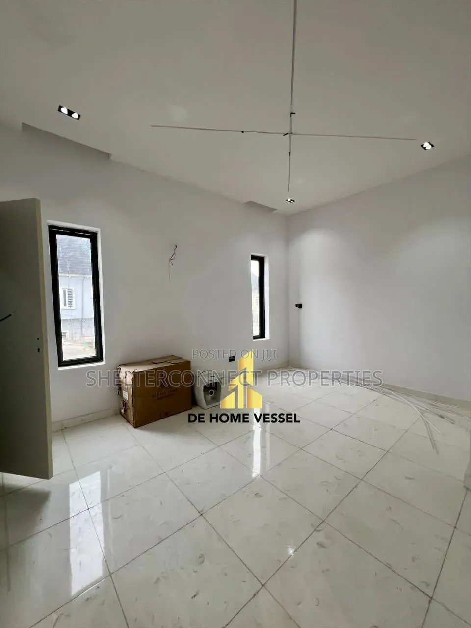5bdrm Duplex in Chevron for sale