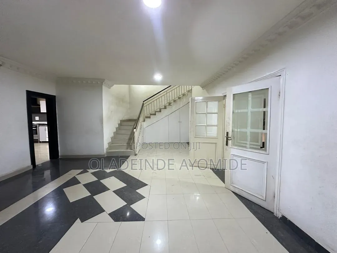 4bdrm Duplex in Megamound Estate, Ikota for rent