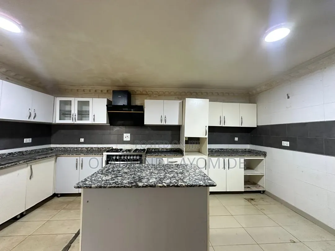 4bdrm Duplex in Megamound Estate, Ikota for rent