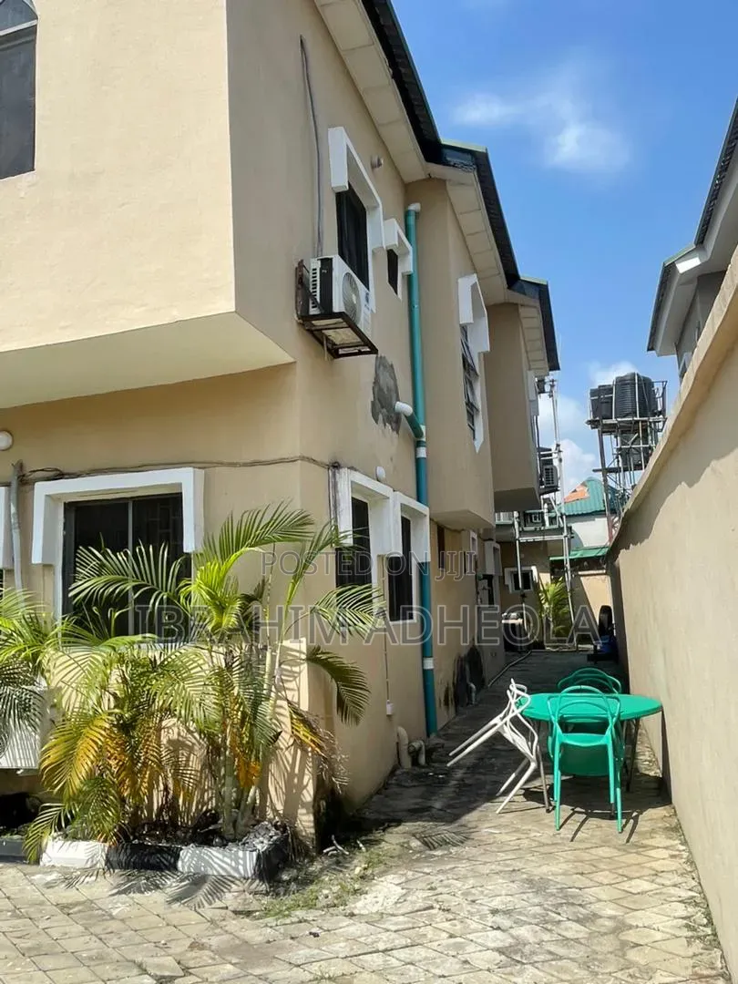 4bdrm Duplex in Lekki-Phase-1 for sale