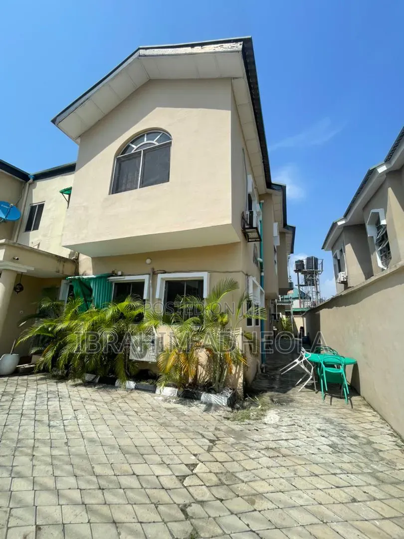 4bdrm Duplex in Lekki-Phase-1 for sale