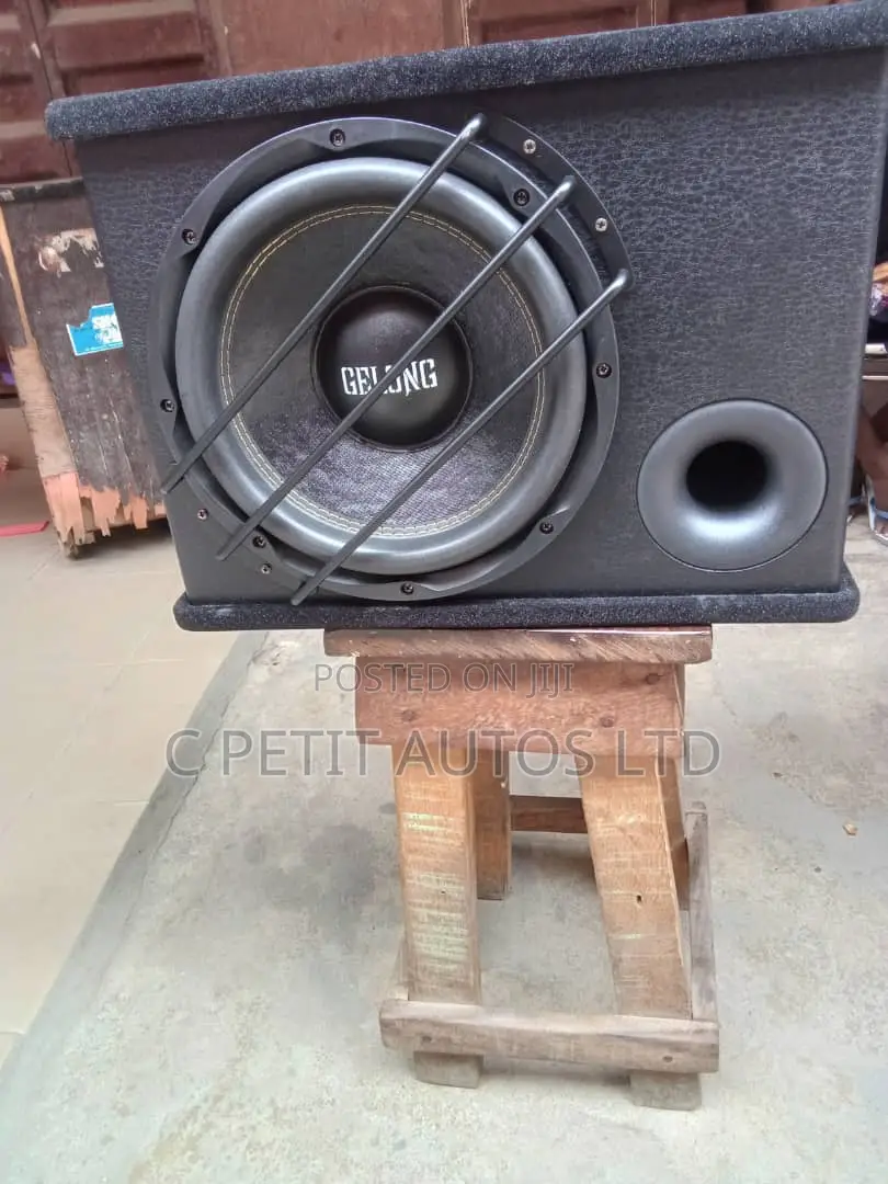 Boot Woofer 12 Inches (Universal)