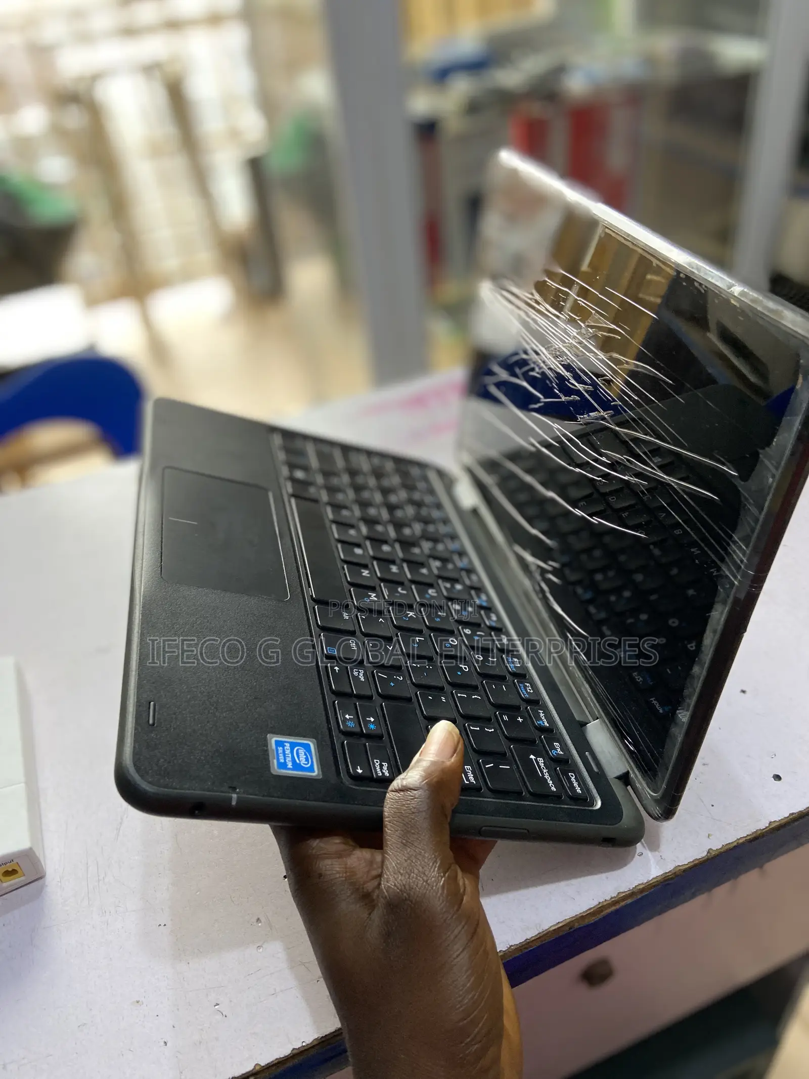 Laptop Dell Latitude 3189 4GB Intel Pentium SSD 128GB