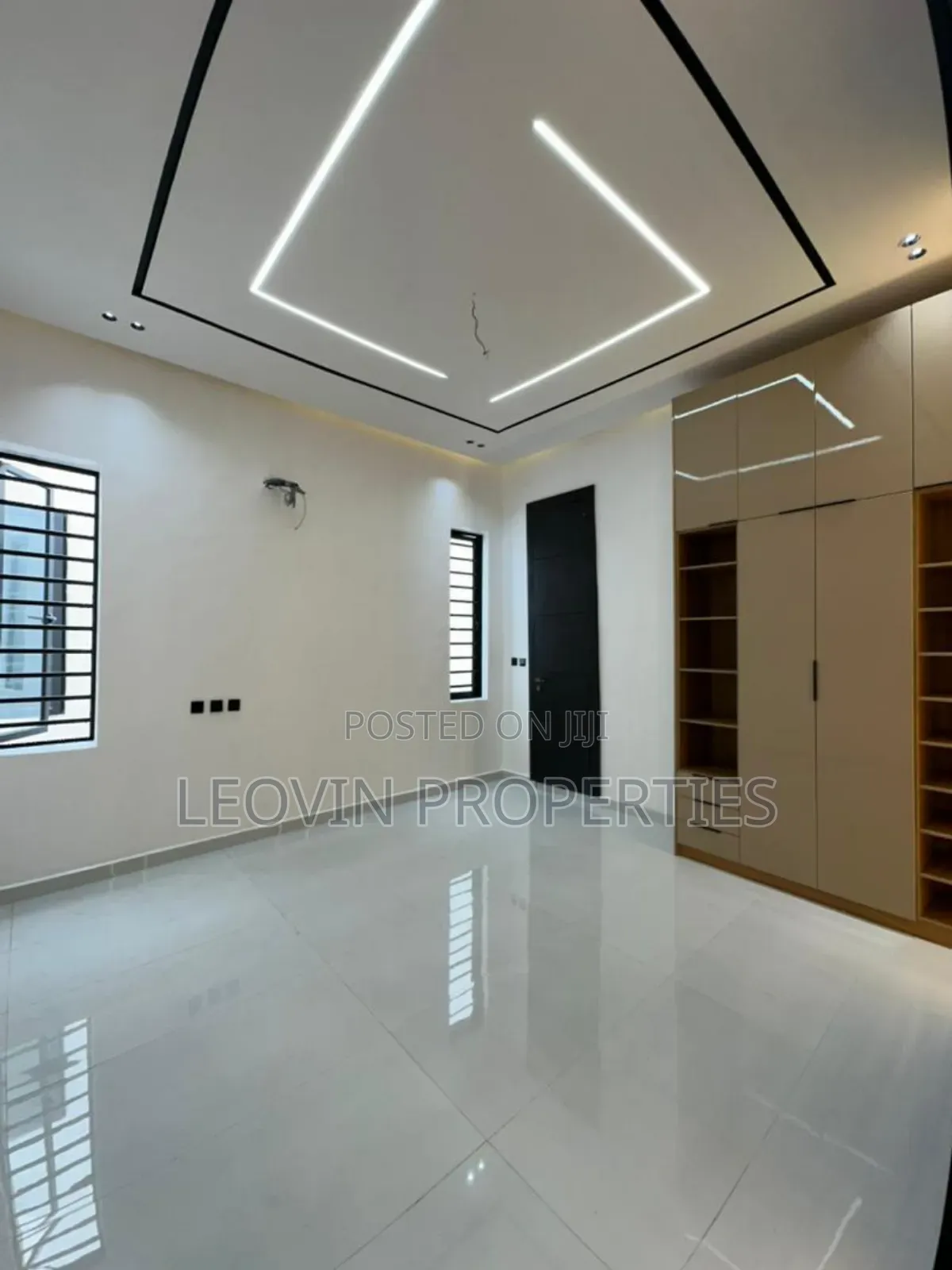 5bdrm Duplex in Ikota Luxury Estate, Lekki Expressway for sale