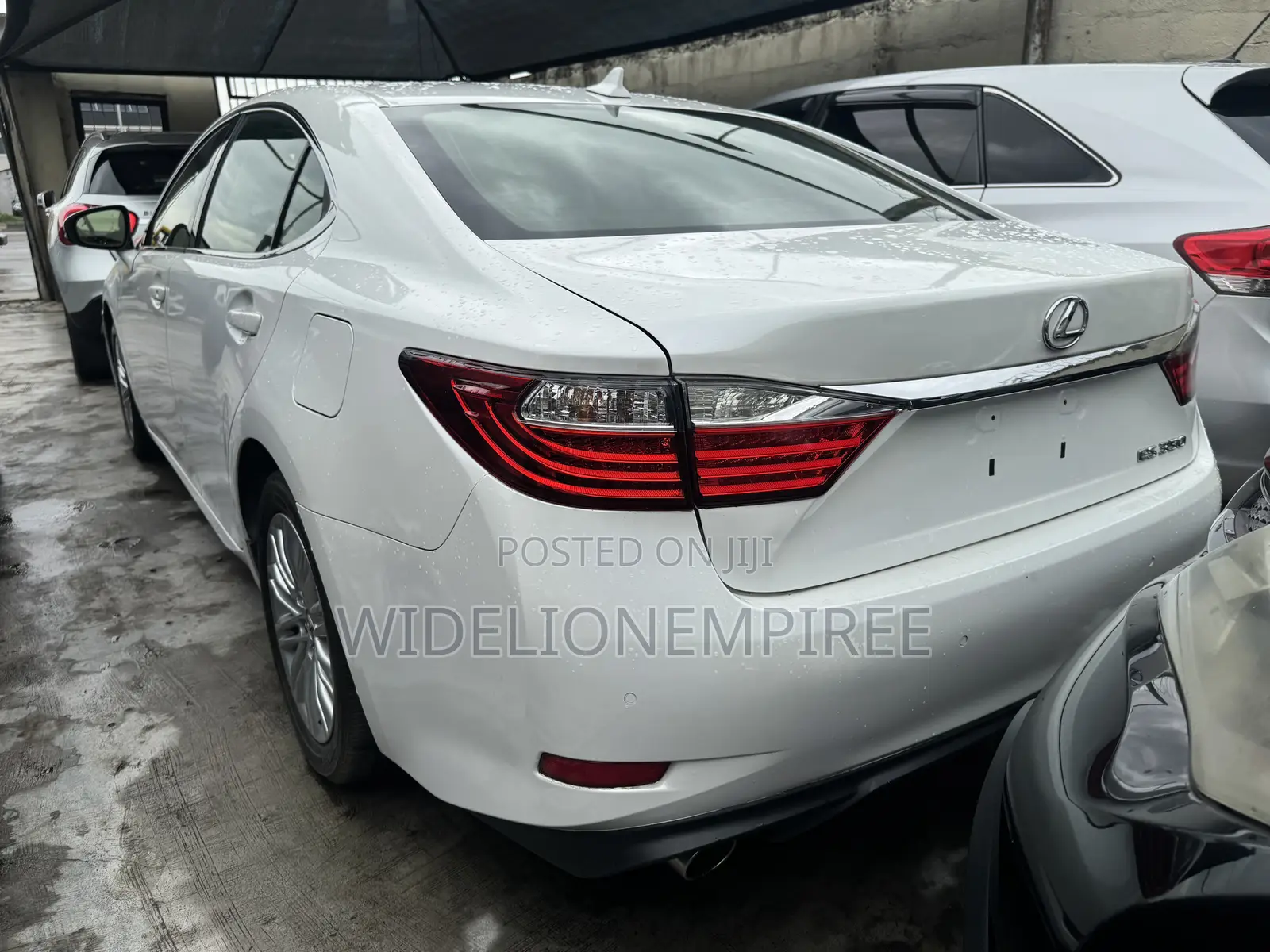 Lexus ES 350 FWD 2013 White