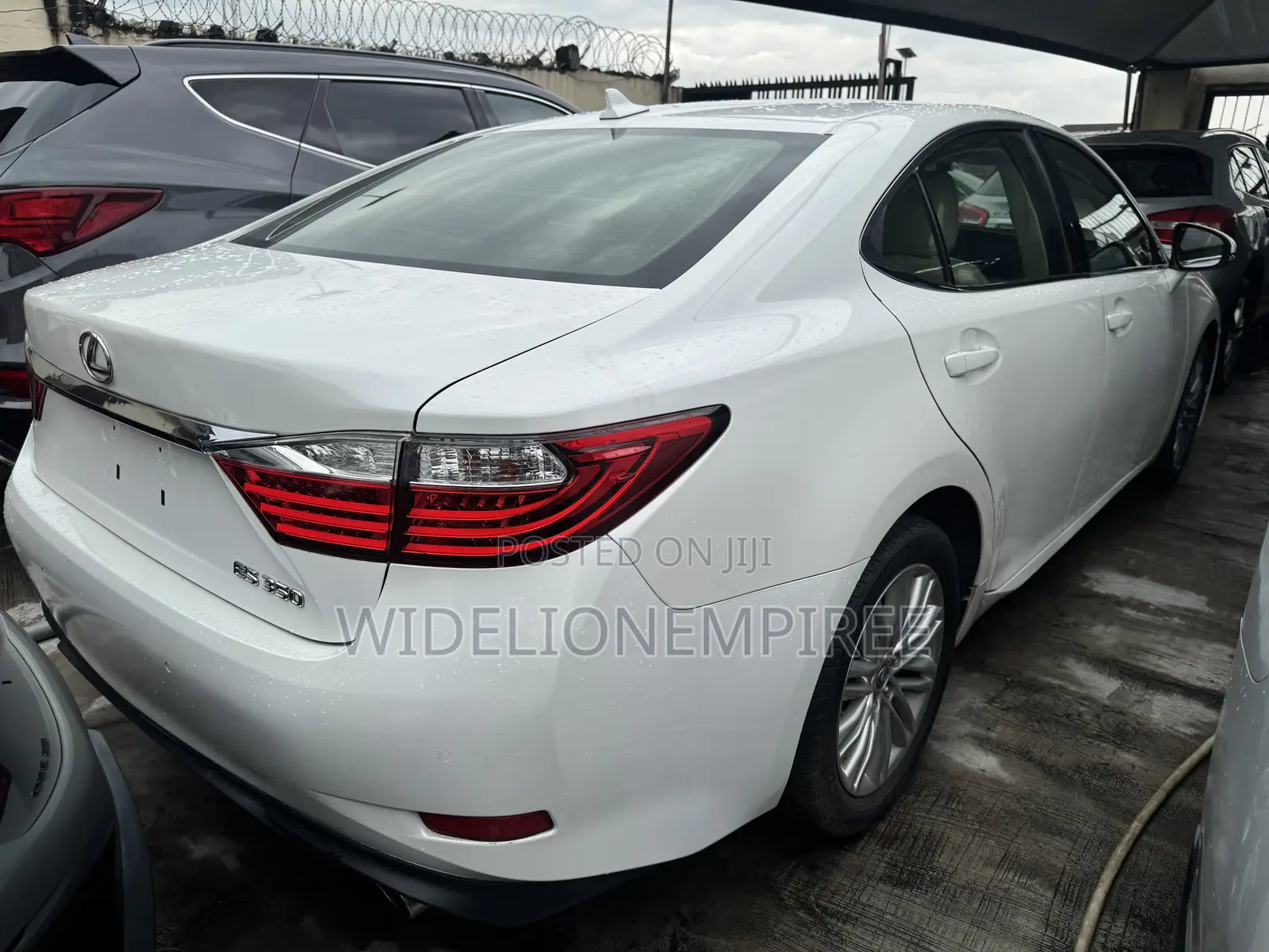 Lexus ES 350 FWD 2013 White