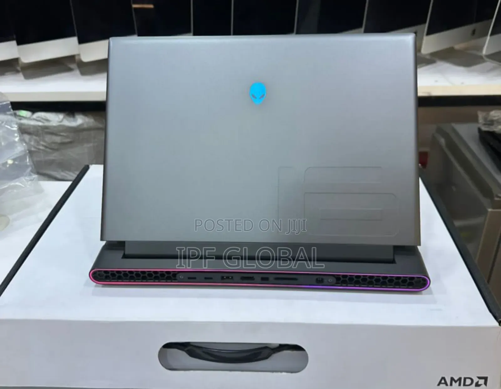 New Laptop Alienware M16 R1 32GB AMD Ryzen 9 SSD 1T