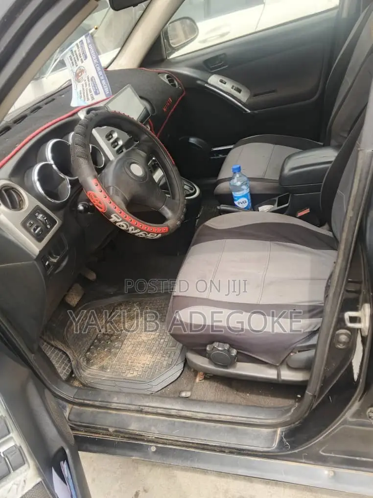 Pontiac Vibe Automatic 2004 Black