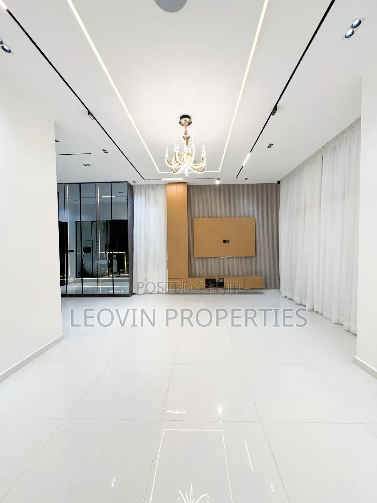 5bdrm Duplex in Chevron Luxury, Lekki Expressway for sale