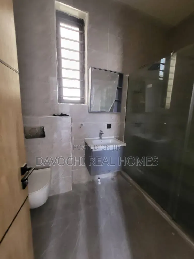 4bdrm Duplex in Lekki Phase 1 for sale