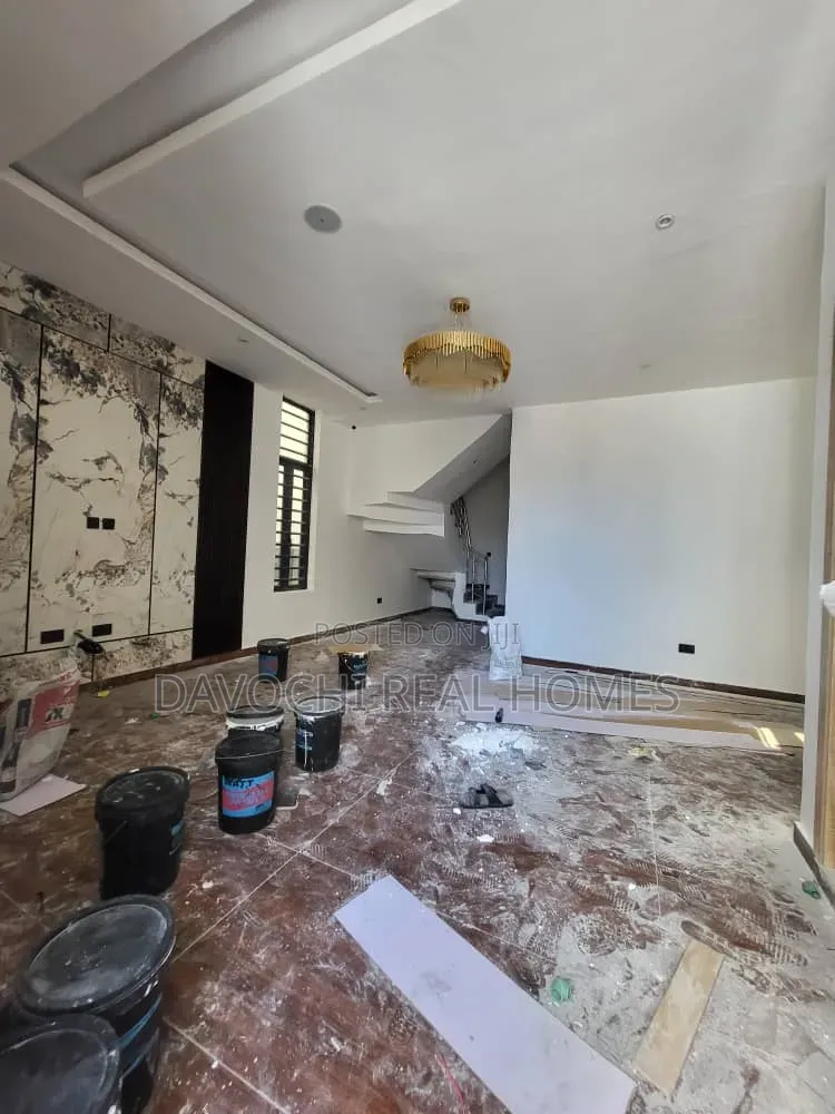 4bdrm Duplex in Lekki Phase 1 for sale