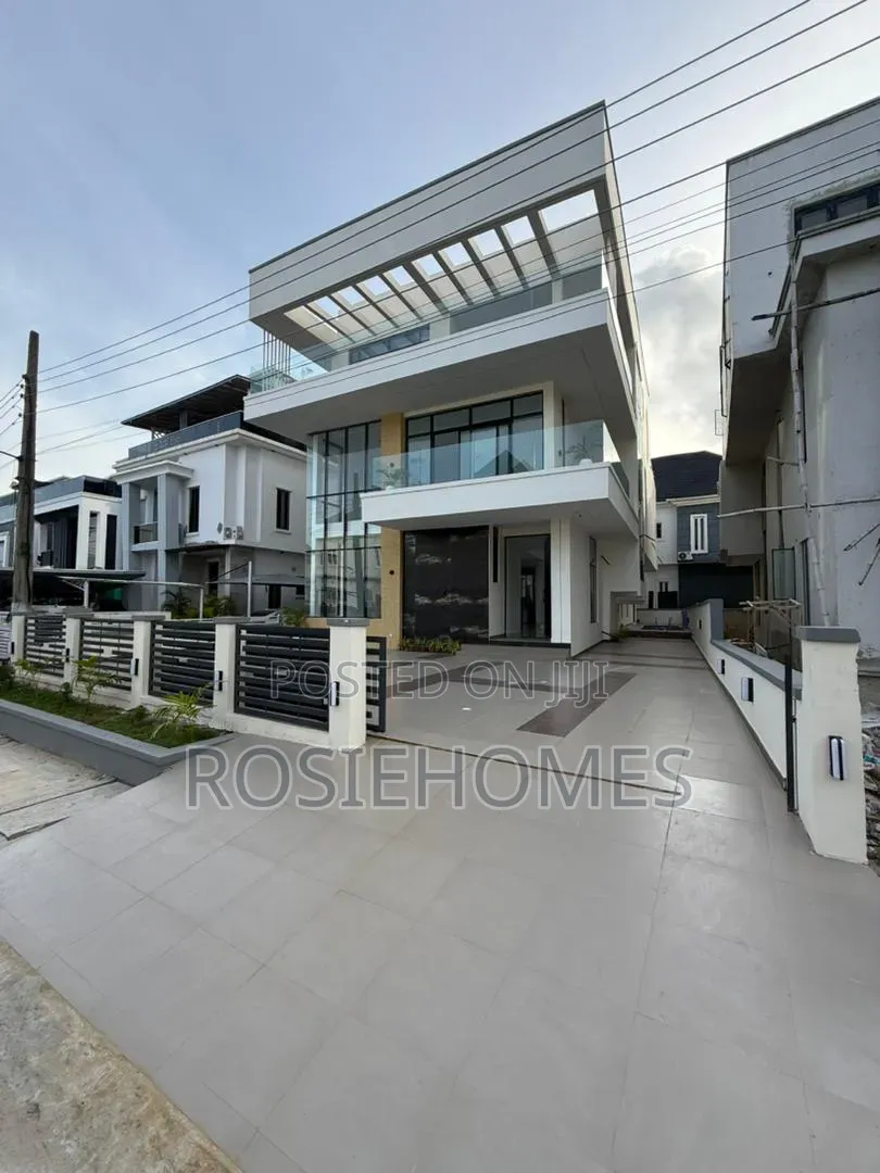 5bdrm Duplex in View Estate, Ikota for sale