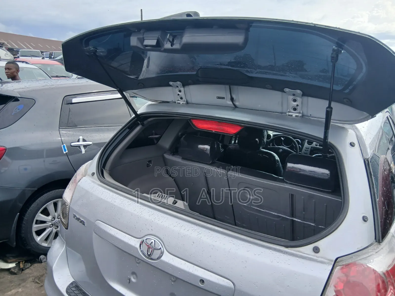 Toyota Matrix Hatchback FWD (1.8L 4cyl 5M) 2006 Silver