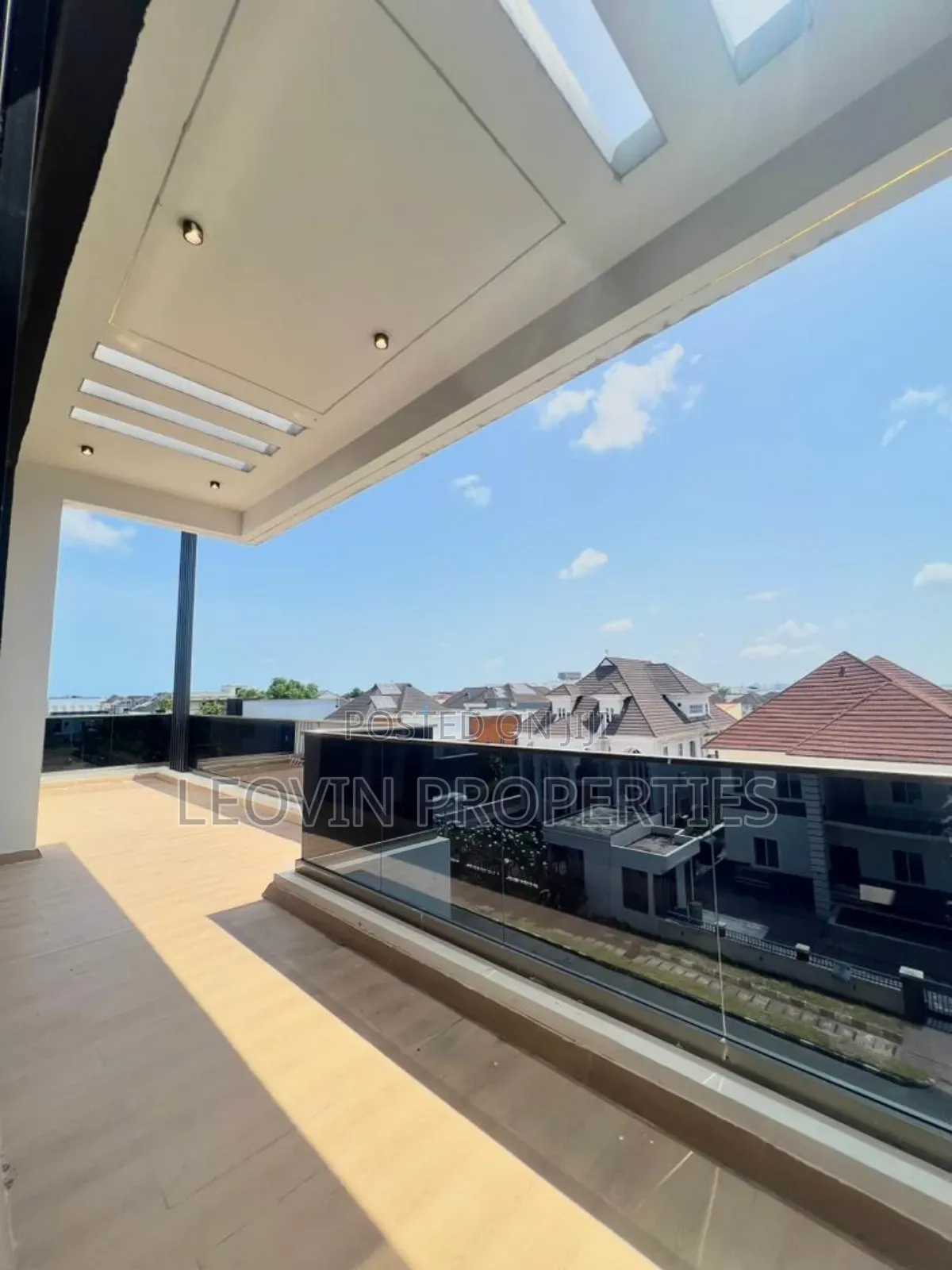6bdrm Duplex in Osapa Luxury Estate, Lekki Expressway for sale