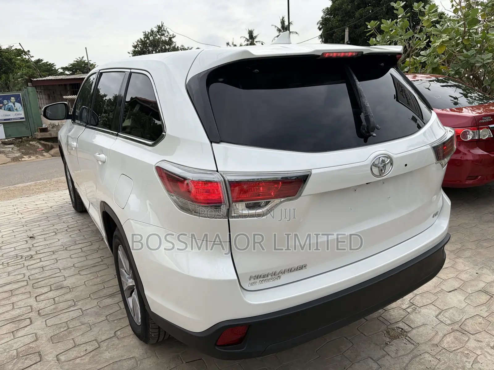 Toyota Highlander LE Plus V6 4x4 (3.5L 6cyl 6A) 2016 White