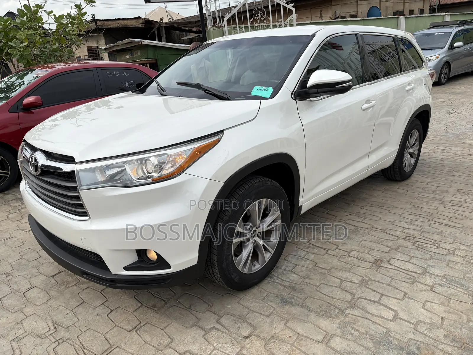 Toyota Highlander LE Plus V6 4x4 (3.5L 6cyl 6A) 2016 White