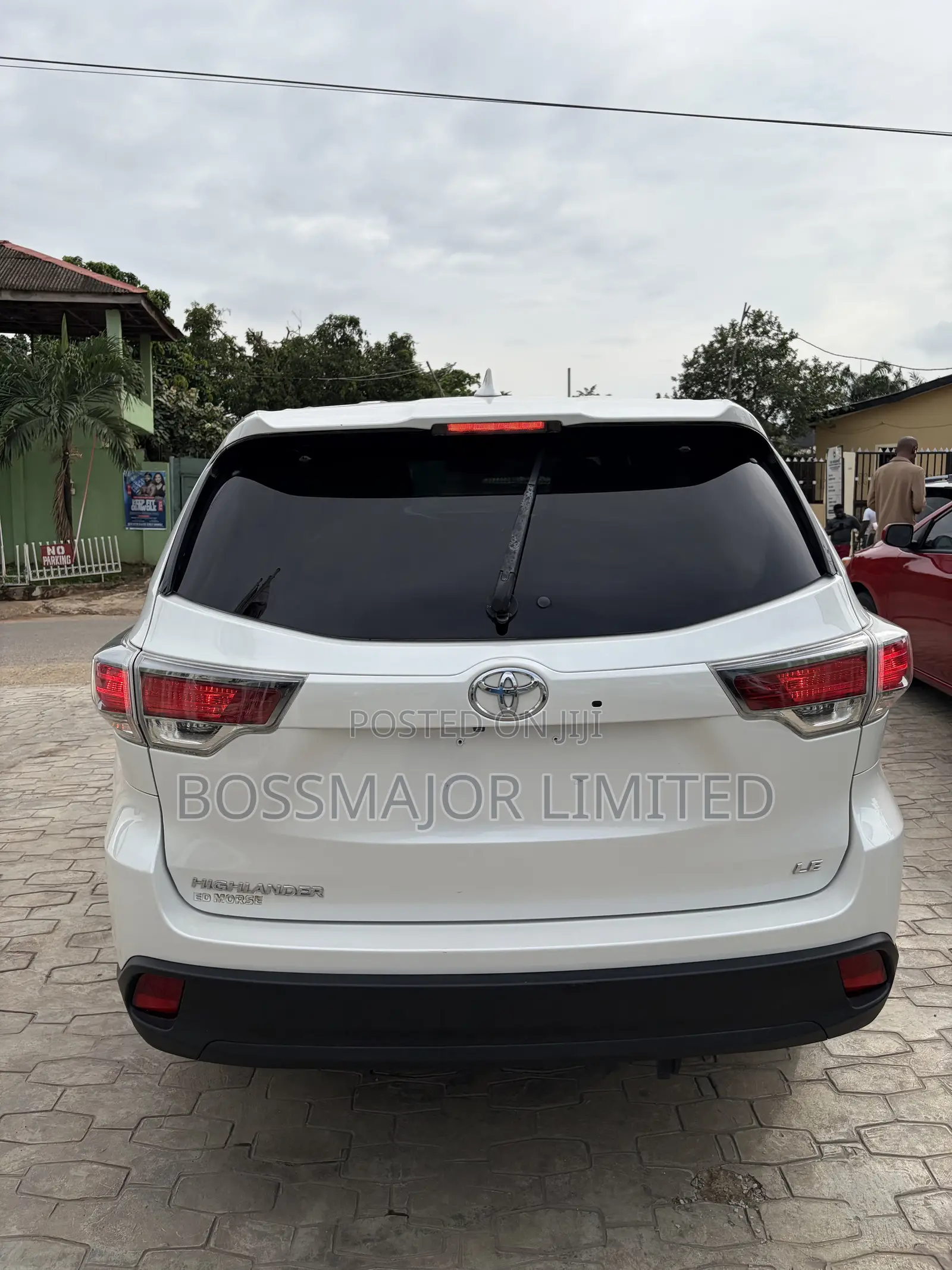 Toyota Highlander LE Plus V6 4x4 (3.5L 6cyl 6A) 2016 White