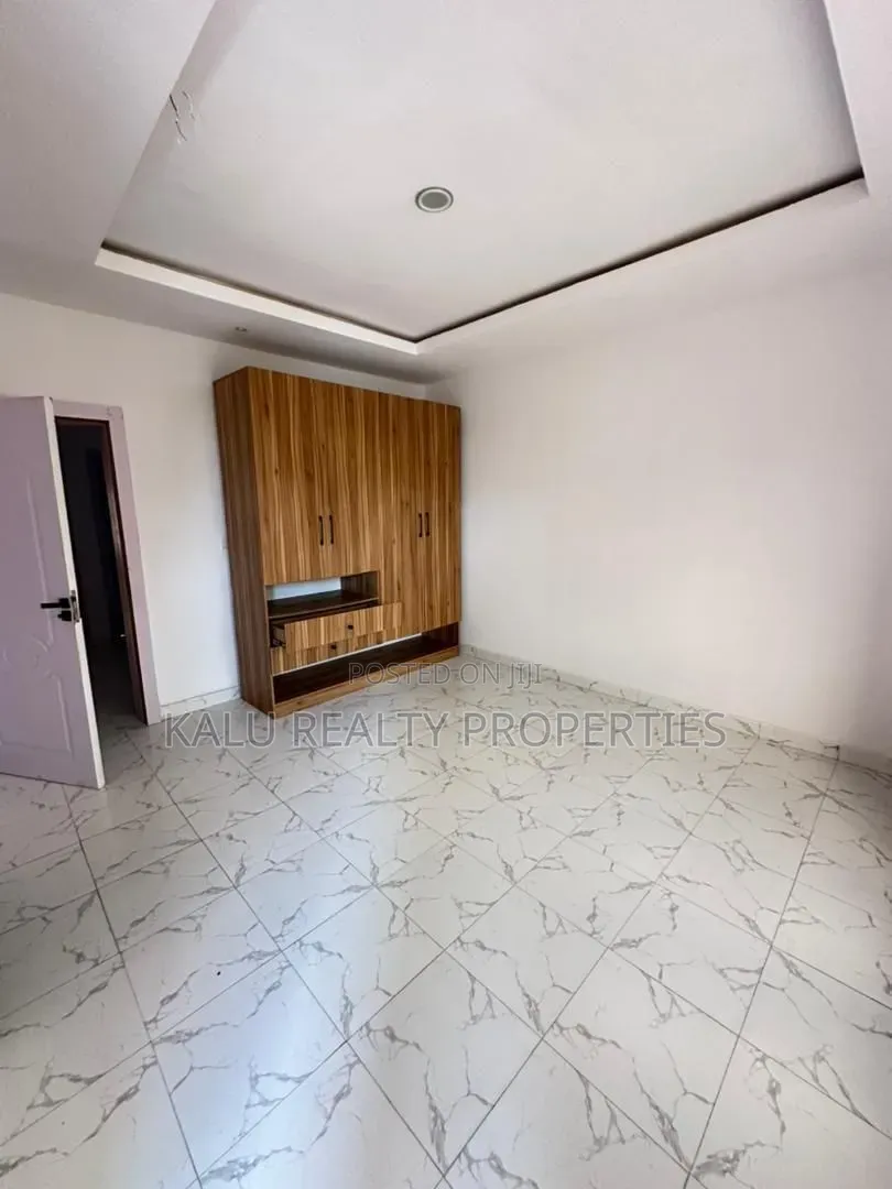 4bdrm Duplex in Ikota for rent