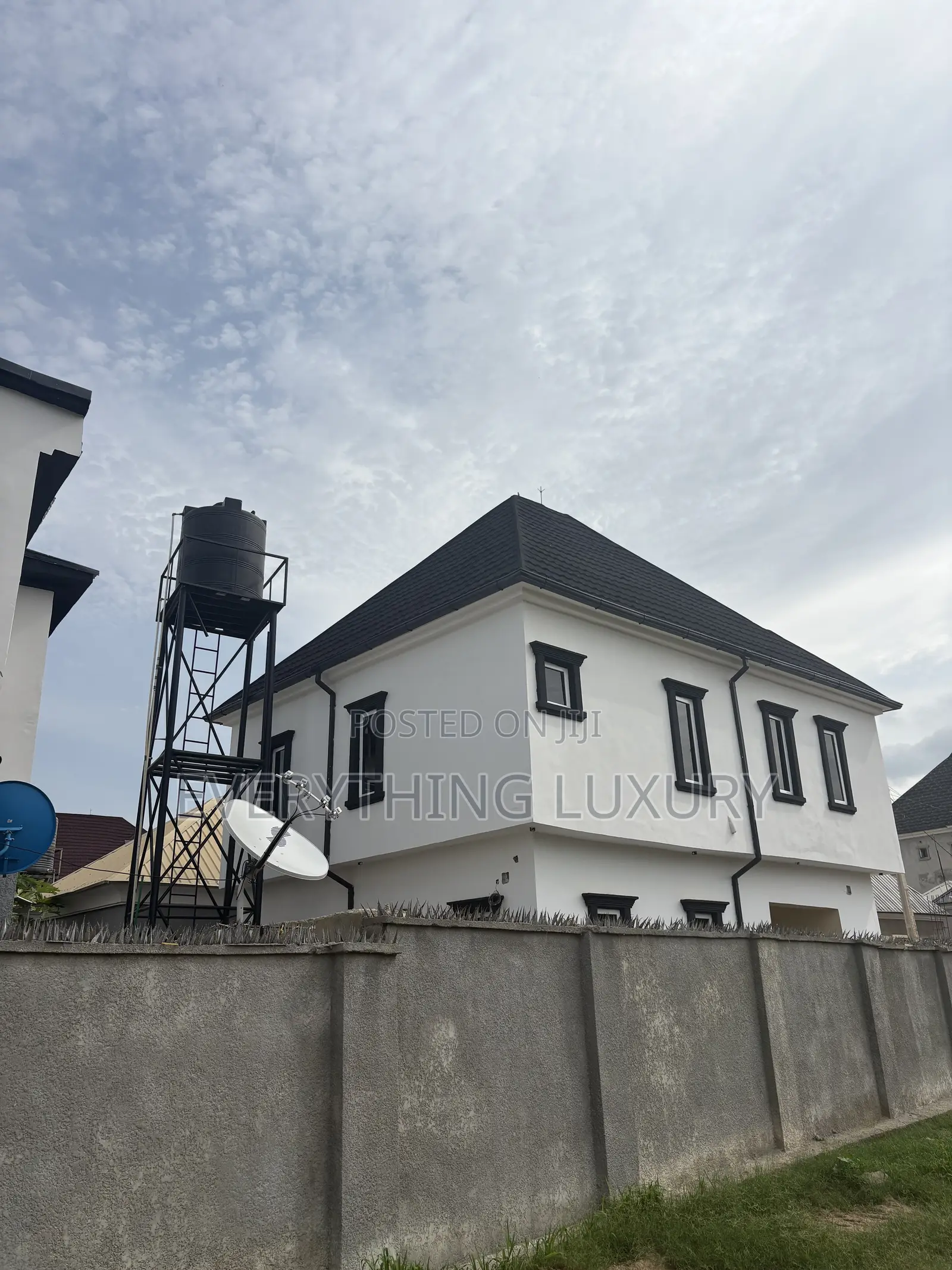 5bdrm Duplex in Ushafa for sale
