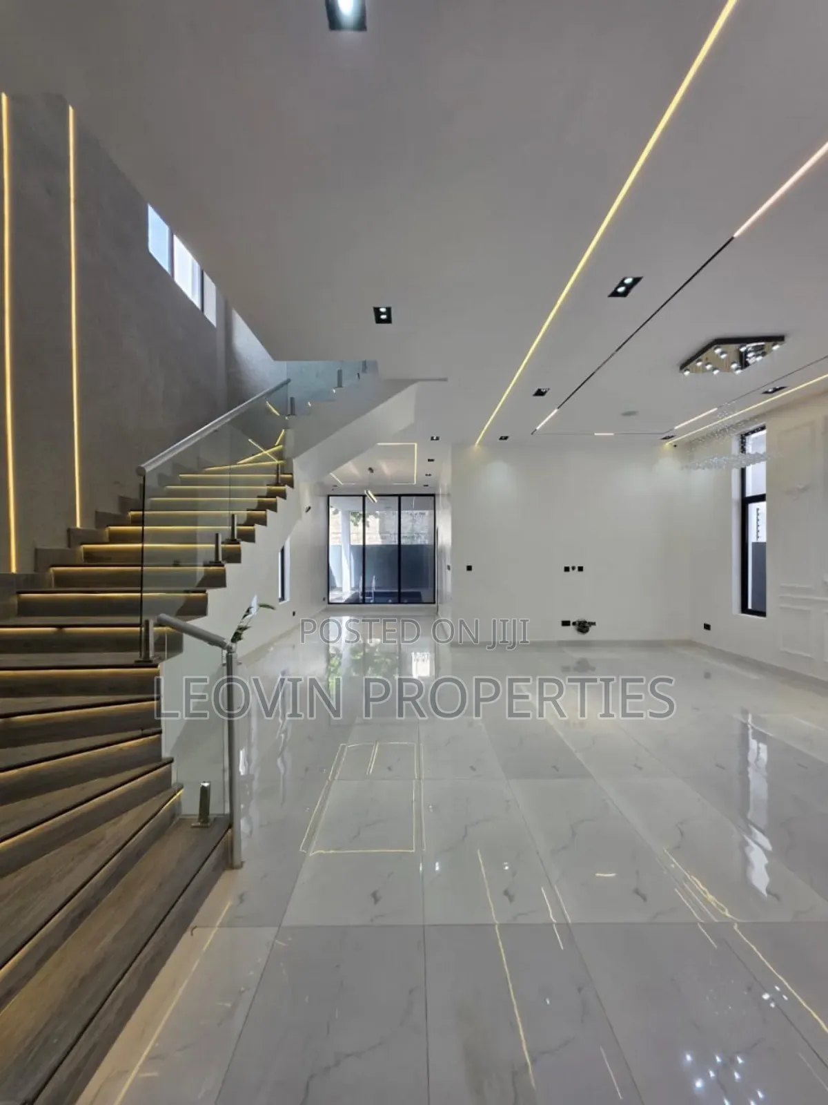 5bdrm Duplex in Chevron Luxury, Lekki Expressway for sale