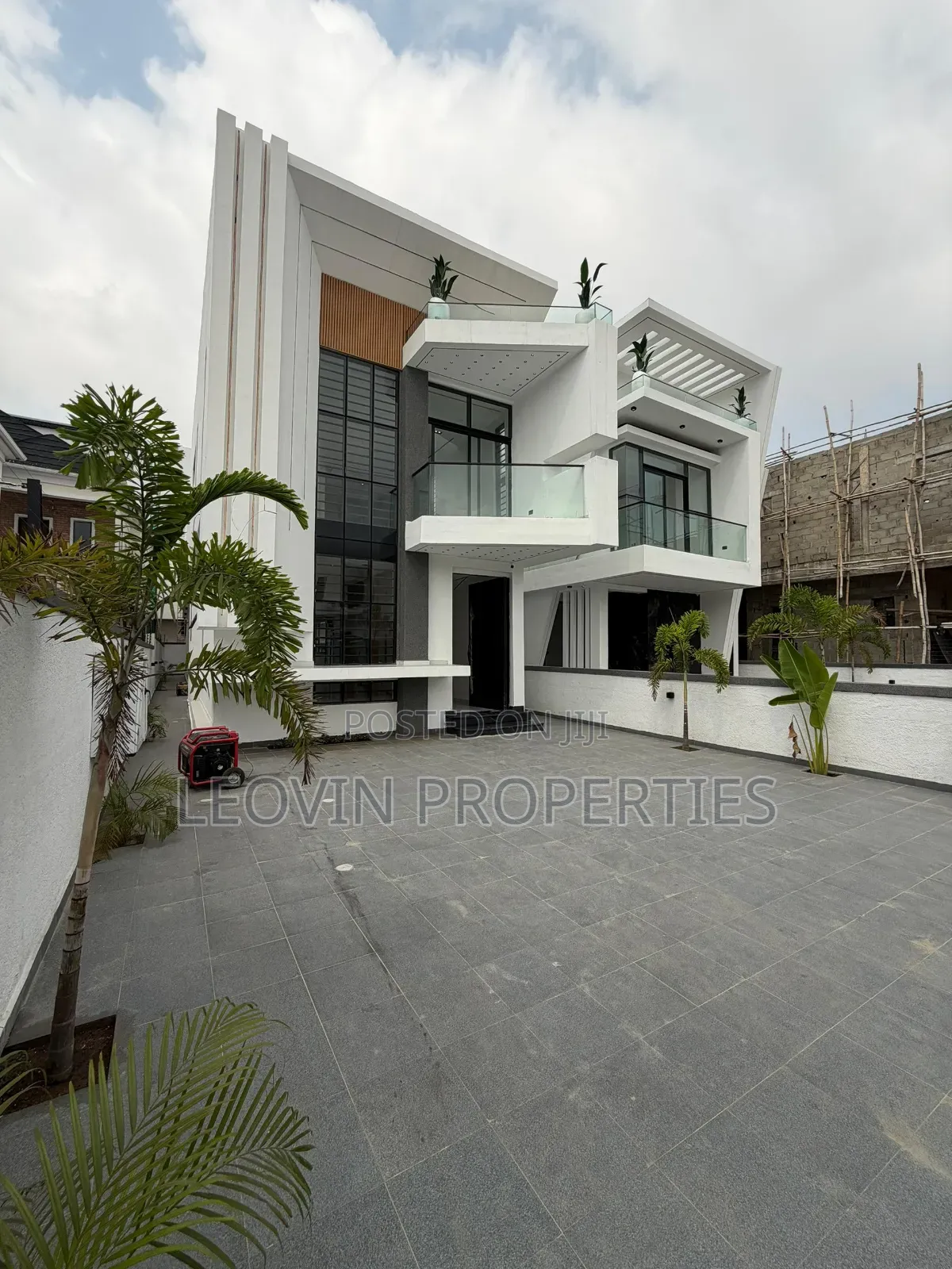 5bdrm Duplex in Chevron Luxury, Lekki Expressway for sale