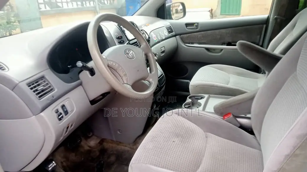 Toyota Sienna LE FWD 2006 Silver
