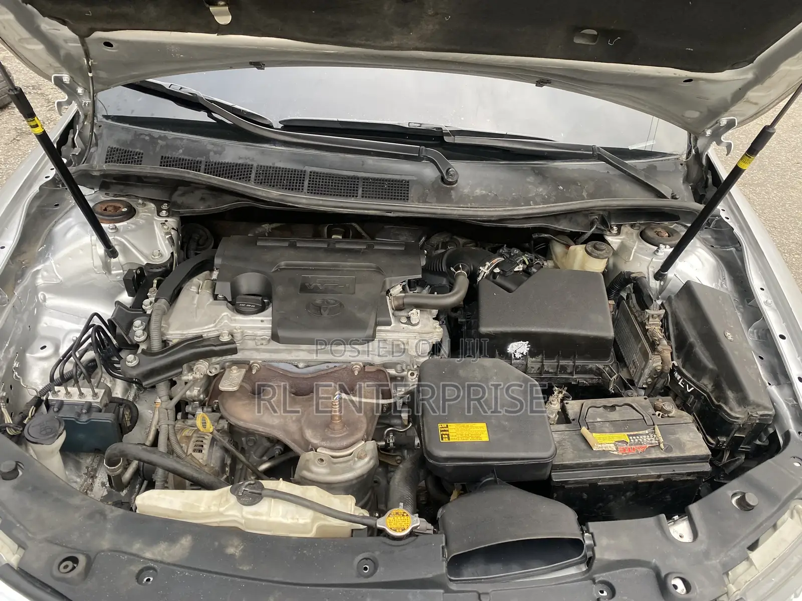 Toyota Camry LE 4dr Sedan w/Prod. End 11/13 (2.5L 4cyl 6A) 2014 Silver