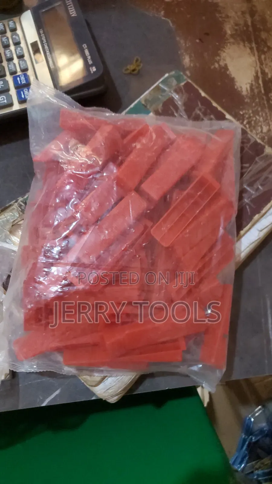 Tiles Leveling Clip and Wedge