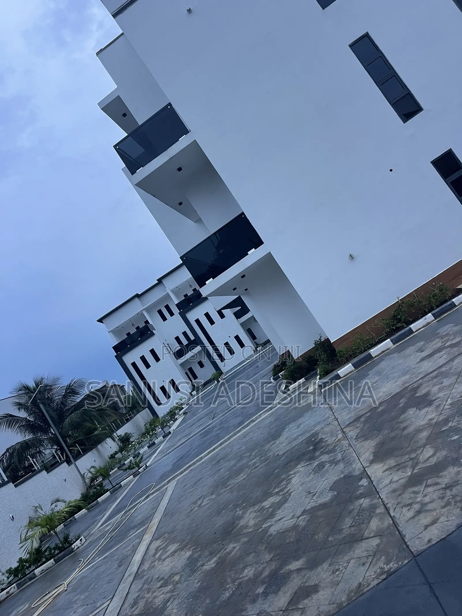 3bdrm Block of Flats in Katampe Extension At for sale