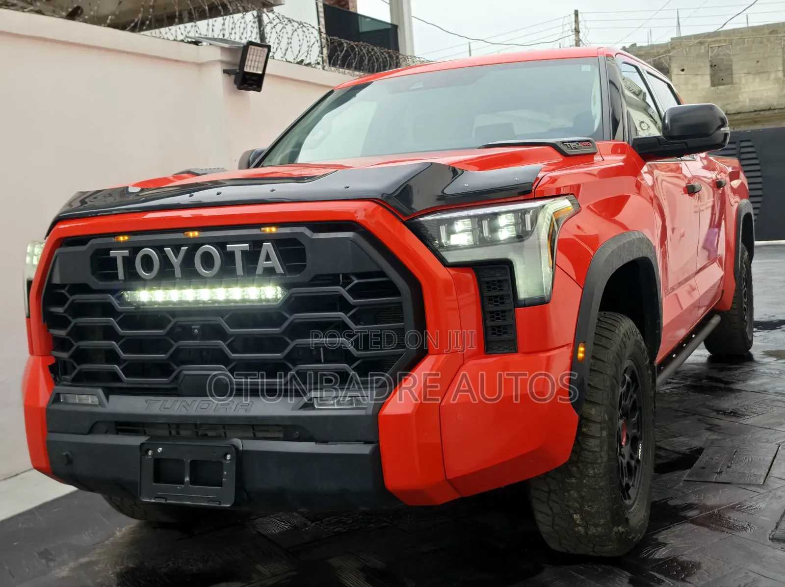 Toyota Tundra Platinum CrewMax 6.5' Bed 2023 Red
