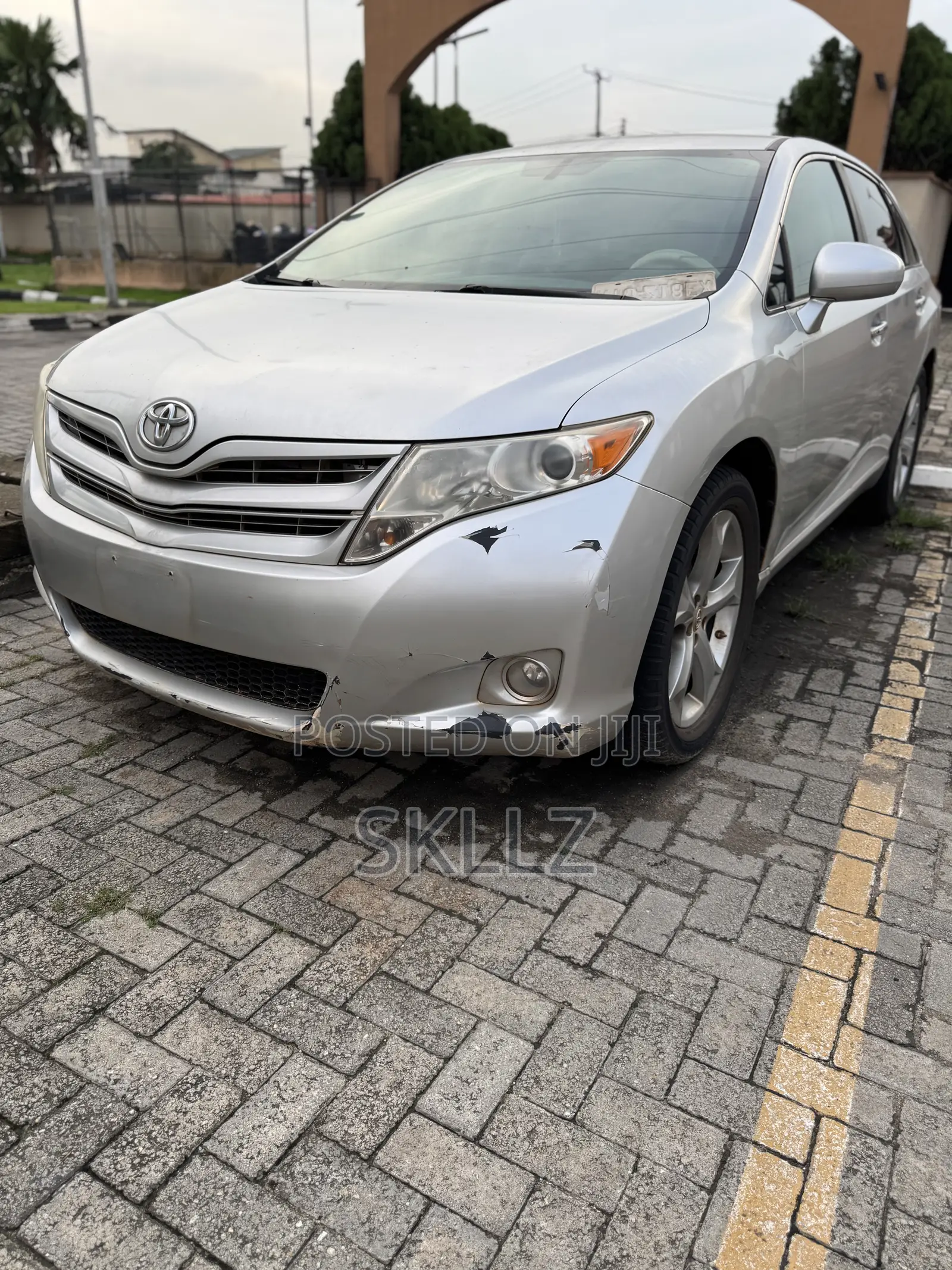 Toyota Venza XLE 2012 Silver