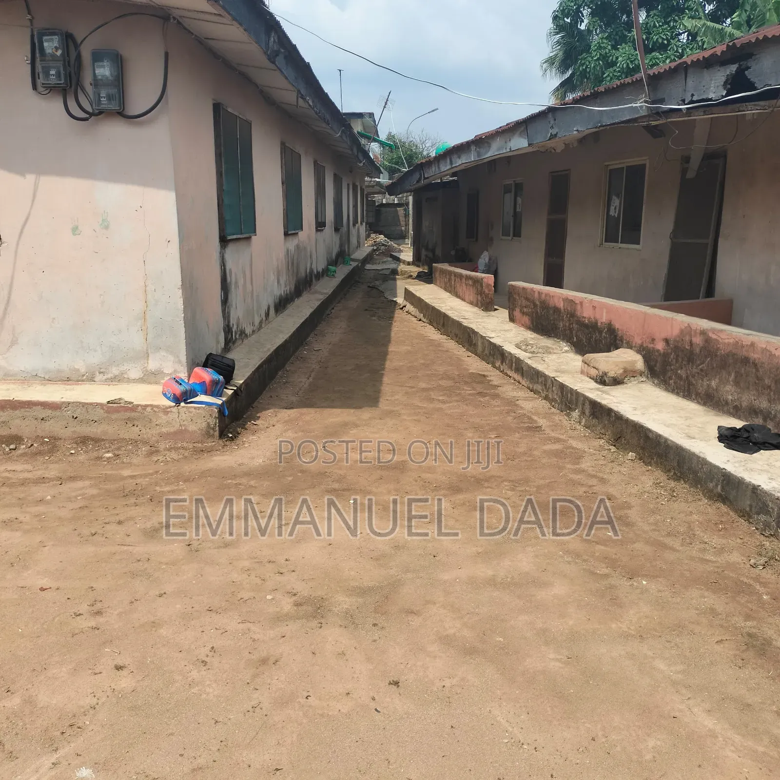 12bdrm House in Shogunle for sale
