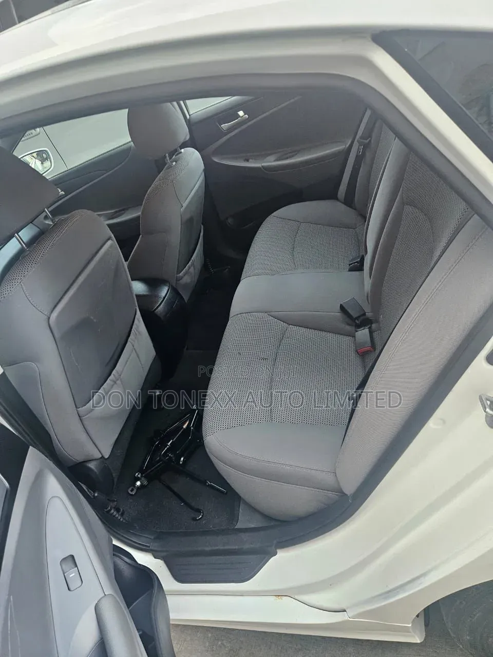 Hyundai Sonata SE 2.0T Sedan FWD (2.0L 4cyl 6A) 2011 White