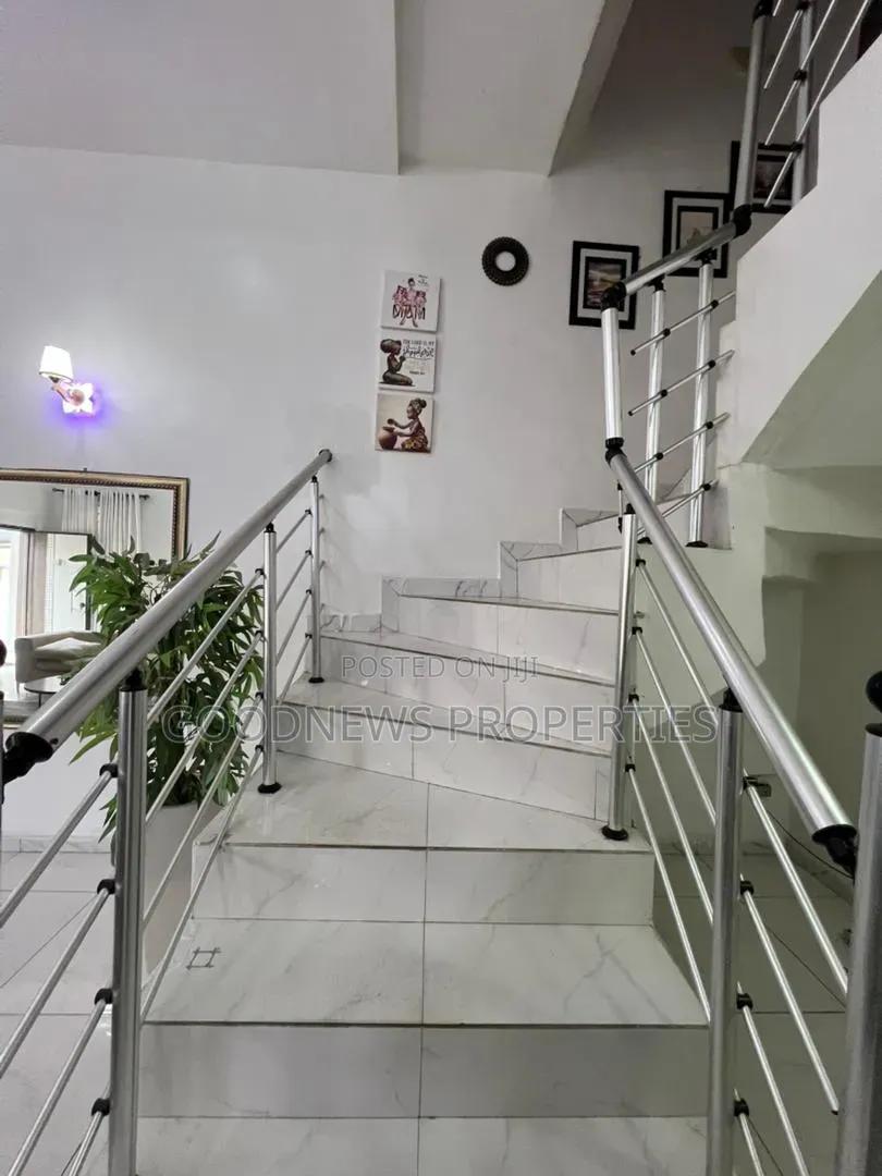 Furnished 4bdrm Duplex in Chevron for rent