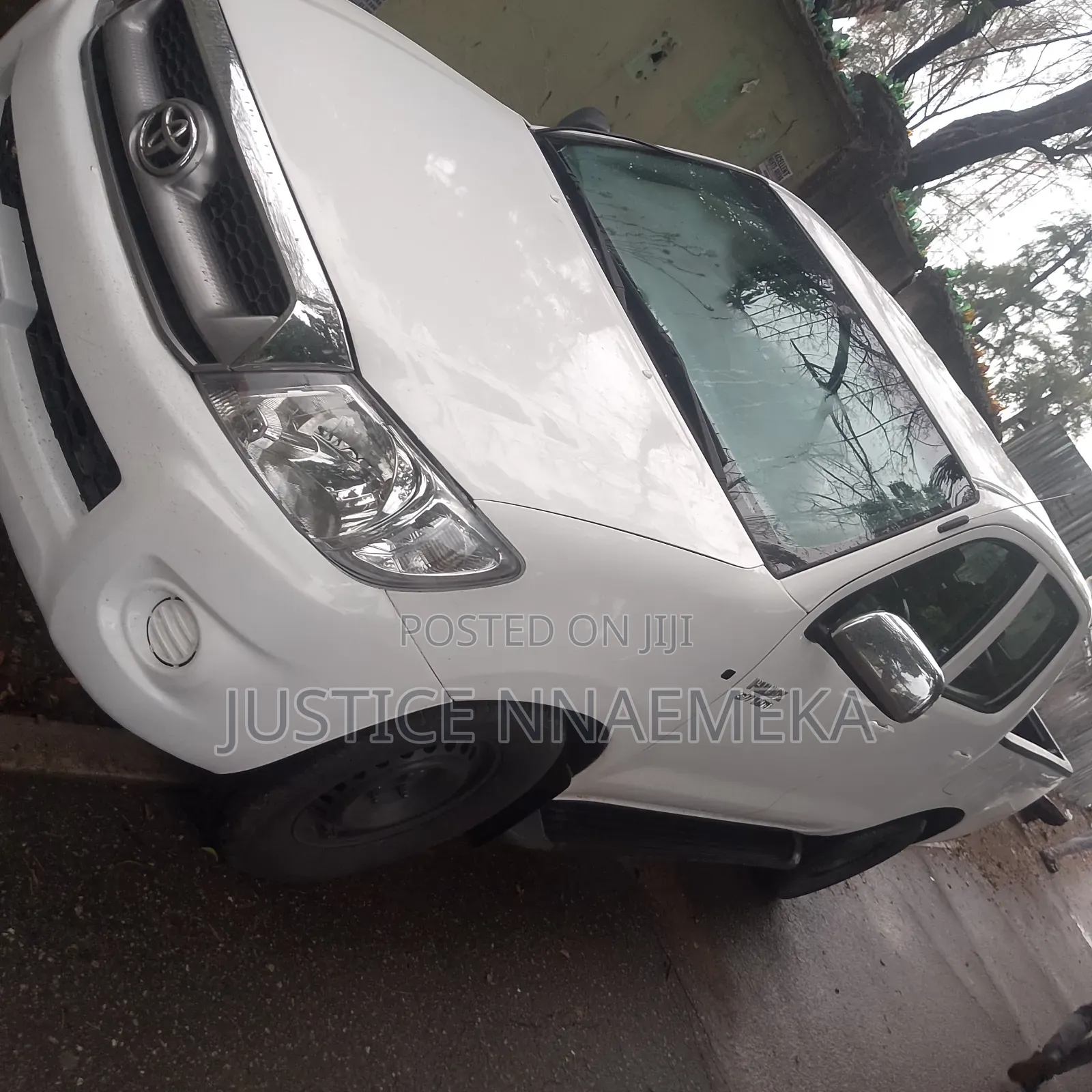 Toyota Hilux 2010 White