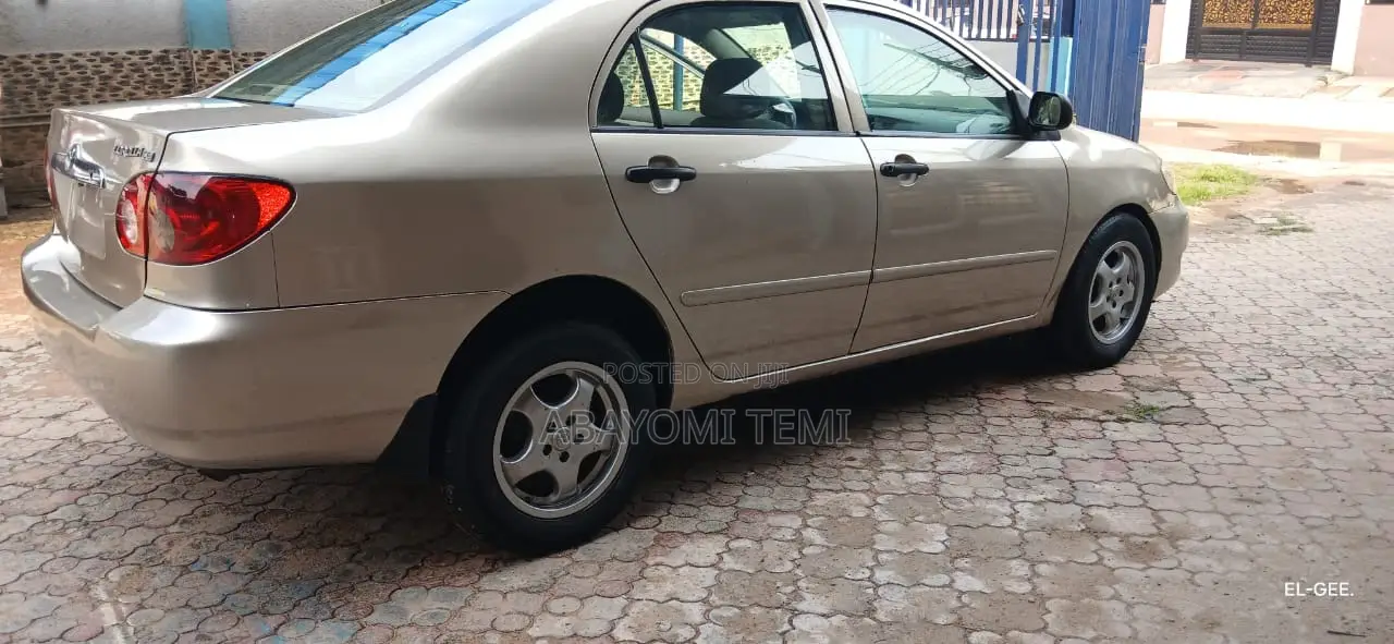 Toyota Corolla 2005 Gold