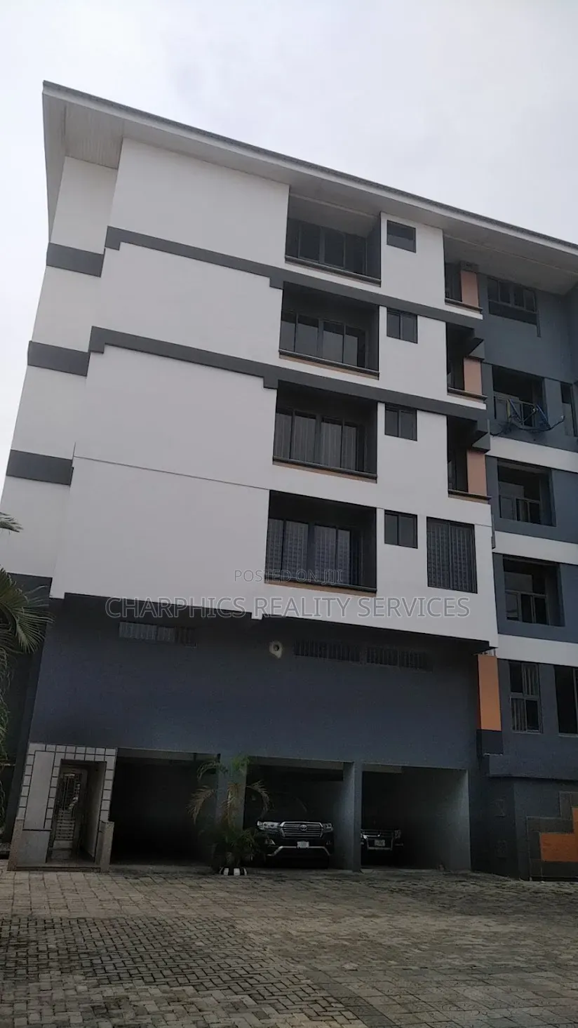 3bdrm Apartment in Akin Olugbade for rent