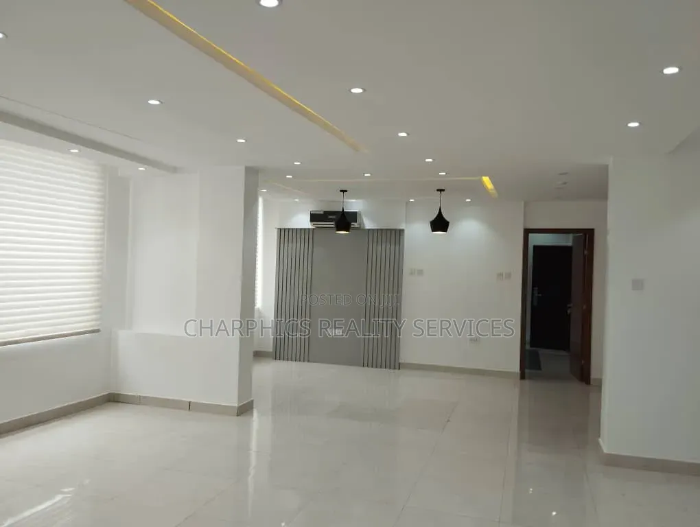 3bdrm Apartment in Akin Olugbade for rent