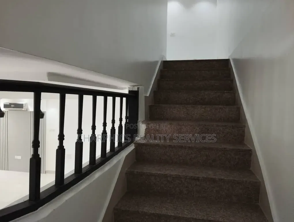 3bdrm Apartment in Akin Olugbade for rent
